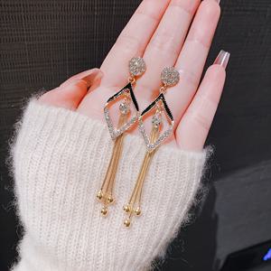 TEMU 합성 지르코니아 풀세트 라운드 스터드 귀걸이 - 기하학적 블랙 테두리 프레임, 멀티 레이어 골든 체인 태슬 드롭 & 삼중 비즈 펜던트 - 패셔너블 주얼리