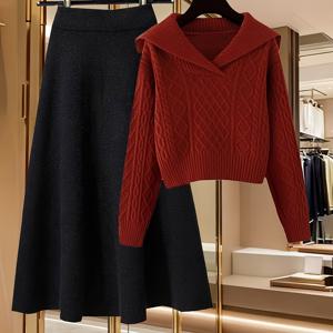 TEMU TD0909034는 인형 칼라와 하이웨이스트 A라인 스커트를 조합하여 아늑한 스타일을 특징으로 하며, 우아한 가을/겨울 투피스 의상으로 완성됩니다.