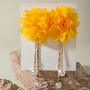 TEMU 1쌍의 패셔너블하고 우아한 폴리에스터 섬유 시뮬레이션 입체 국화 꽃 귀걸이, 긴 인조 태슬 펜던트 포함, 여성의 일상 착용, 휴가, 친구를 위한 완벽한 선물, 사계절 내내 적합