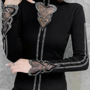 TEMU 하트 모양 라인스톤 할로우 메쉬 스플라이스 하프 하이 칼라 긴팔 티셔츠, 섹시하고 슬림핏의 데일리 데이트 및 다용도 출퇴근을 위한 베이스 레이어|셔츠|여성블라우스