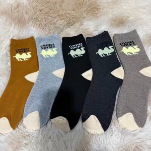 TEMU 남녀공용 두꺼운 따뜻한 겨울 양말 5켤레 - 소/송아지 양/염소 패턴의 보온 부티, 다색상 세트 (베이지/갈색/흰색/검정) - 손세탁 가능한 추운 날씨용 편안한 타이츠 및 휴일 선물