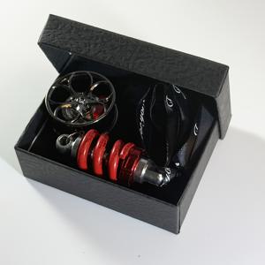 TEMU 선물 세트: 멋진 휠 허브 캘리퍼 & 쇼크 업소버 백미러 펜던트, 튜닝 문화 인테리어 장식 걸이, 회전식 캘리퍼, 애호가를 위한 완벽한 선물, 남자친구를 위한 정교한 선물