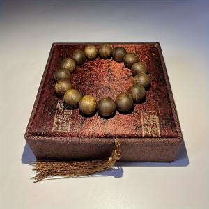 TEMU 고급 아가르우드 팔찌 - 천연 샌달우드 에센셜 오일으로 제작되었으며, 남녀 모두에게 적합한 고급 비즈 디자인, 싱글 루프 스타일, 휴일 선물 (크리스마스, 아버지의 날, 추수감사절)로 완벽합니다. 심플한 원형 디자인