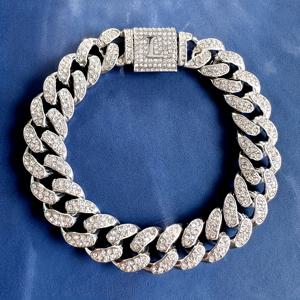 TEMU 세련된 초기 버클 팔찌 1개, 솔리드 아이스 아웃 쿠바 링크 디자인, 남녀 모두에게 적합, 남성 크리스마스 선물로 완벽