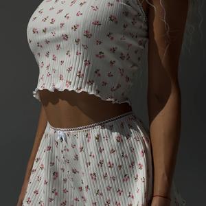 TEMU 여성용 꽃무늬 프린트 슬리브리스 캐미 파자마 세트, 조절 가능한 스트랩 반바지 및 리본 디테일 - 가벼운 폴리에스터, 캐주얼 또는 스타일리시한 홈웨어에 완벽, 올시즌 착용 | 반투명 소재 | 스타일리시한 리본 디테일, 꽃무늬 속옷