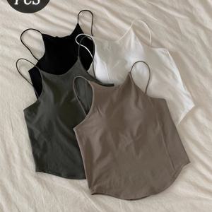 TEMU 여성용 패딩 내장 스타일리시 프렌치 스타일 캐미솔 4종 세트. 레이어드 또는 홀로 착용하기 위해 디자인되었으며, 작은 가슴을 강조하고 아름다운 등라인을 보여주는 시크한 룩을 특징으로 합니다.