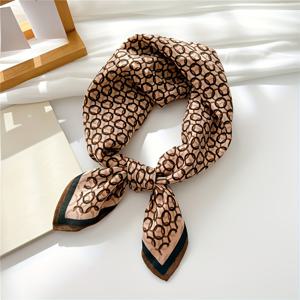 TEMU 100% 비스코스 고품질 빈티지 스타일 커피 색상 여성용 얇은 스카프 (보온용), 루프 패턴 프린트 남성용 작은 손수건 (바람 방지용), 다용도 숄, 헤드 스카프, 목 보호대 및 전문적인 복장을 위한 작은 네크클리프.