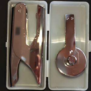 TEMU 헤비듀티 수동 스탬프 - 맞춤 로고 & 엠블럼 메이커, 원형 및 하트 다이 포함, 전기 불필요 - 웨딩 초대장, 명함, 도서관, 공예용 - 스테인리스 스틸 제작, 디스크 및 다이 제공 - 개인화된 문구류 및 문서를 위한 우아한 금속 마감, 세련된 디자인, 내구성 있는 엠보싱 기계, 소규모 비즈니스용