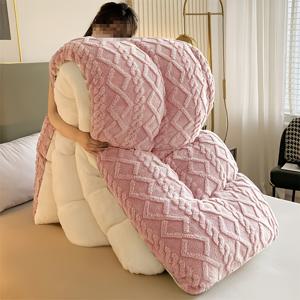 TEMU 플러시 겨울 이불, 사계절 사용 가능, 4계절 따뜻함 & 편안한 라이트 베이지 친화적인 두꺼운 디자인, 침실, 게스트룸, 거실용 퀼팅 공예로 세탁기 사용 가능. 가족이나 친구에게 이상적인 선물|쇼파