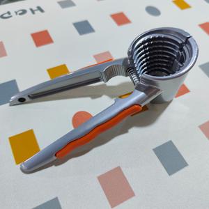 TEMU 1개 알루미늄 합금 양면 호두깨기 & 견과류 껍질 벗기기 – 인체공학적 디자인, 내구성 있고 소형 주방 도구, 쉽게 견과류 열기, 휴대용 호두깨기 | 현대 주방용품 | 견고한 금속 클립