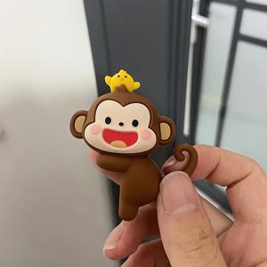 TEMU TPU 재질의 귀여운 작은 원숭이 자동차 액세서리. 후방 거울, 대시보드 또는 센터 콘솔을 꾸미기에 완벽합니다.