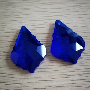 TEMU 다양한 색상, 인조 , 단풍잎 디자인의 투명 . 햇빛을 잡아내고 창문에 걸린 프리즘으로 무지개 효과를 연출하도록 설계되었습니다.