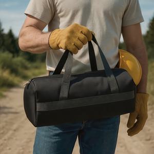 TEMU 남성을 위해 설계된 휴대용 다기능 옥스포드 천 보관 가방이 특징인 공구 키트입니다. 튼튼하고 스크래치 방지 기능이 있는 바닥과 쉬운 접근을 위한 넓은 입구가 있습니다. 이 튼튼한 토트백은 스크루드라이버, 렌치, 플라이어 및 테이프 줄자를 보관할 수 있습니다.