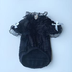 TEMU 레이스, 리본, 하트 모양 장식이 특징인 애완 동물 공주 드레스입니다. 귀여운 공주 스타일로 디자인되었으며, 봄, 여름에 고양이와 강아지에게 적합합니다. 비숑 프리즈, 요크셔 테리어, 푸들과 같은 소형견 및 중형견 품종에 이상적입니다.