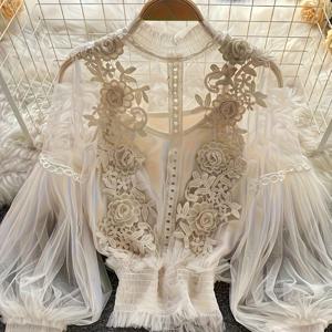 TEMU 여성용 패션 3D 플로럴 콜라주 쉬어 메쉬 랜턴 슬리브 슬림핏 크롭탑 라이트 럭셔리 레이스 블라우스 + 캐미솔 언더셔츠. 신축성 없는 메쉬 소재로 인해 사이즈 차트를 참고하여 적절한 사이즈를 선택하세요