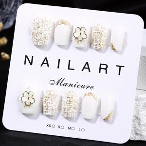 TEMU 핸드메이드 네일 아트, 10개/세트, 화이트, 초짧은 사다리꼴, , 패셔너블, 스타일, 프렌치 네일 아트, 라이트 네일 아트, 여름 네일 아트, 프레스온 네일 아트, 우아하고 넉넉한 디자인, 젤 폴리쉬, 글리터, 메탈 글로스, 파티에 적합
