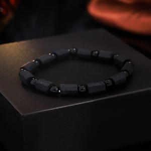 TEMU 프로스트 오비디언으로 제작된 남성용 팔찌입니다. 향을 보관할 수 있는 둥근 비즈가 특징입니다. 착용자의 에너지를 강화하고 강력함을 전달하여 남성을 위한 독특한 액세서리로 적합합니다. 일상적인 사용에 이상적이며 남성을 위한 선물로 완벽합니다.