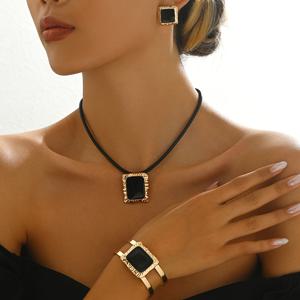 TEMU 4피스 신상 럭셔리 멀티세트 패션 빈티지 고품질 드립 오일 스퀘어 스터드 귀걸이 목걸이 팔찌 선물 세트 파티용 주얼리