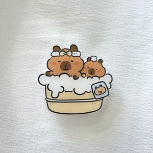 TEMU 2D 플랫 카툰 카피바라 폰 케이스 스티커 홀더 - 접이식 접착 백 스티커, 귀여운 음식 의상 디자인 (목욕, 샌드위치, 버거) 핸즈프리 시청 및 한손 사용용, 내구성 있는 유연한 소재, 폰 케이스 스티커, 원핸드 오퍼레이션, 기발한 액세서리, 휴대폰 액세서리, 튼튼한 구조, 캐주얼 사용자용