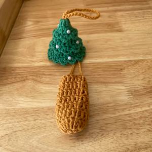 TEMU 손으로 뜨개질된 크리스마스 트리 보관 가방 - 휴대용 미니 정리함 (립스틱, 라이터, 코용 흡입기 및 동전 수납) - 빈티지 스타일 선물, 축제 디자인, 연갈색/공작색, 크리스마스 백, 선물 아이템, 장식 폼폼, 내구성 있는 지퍼 클로저