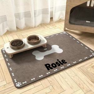 TEMU 반려동물 이름이 새겨진 맞춤형 강아지 밥받이 매트. 공간을 깔끔하게 유지하는 데 이상적입니다. 털옷 친구를 위한 사려 깊은 선물입니다.