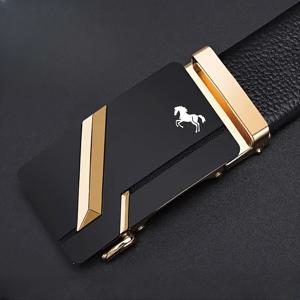 TEMU 말 무늬 남성용 자동 버클 벨트 - 원버튼 오프닝, 정장 및 캐주얼 착용 - 일상 및 특별한 날을 위한 심플한 럭셔리 비즈니스 액세서리 - 내구성 있는 소재, 현대적인 스타일과 전문적인 매력