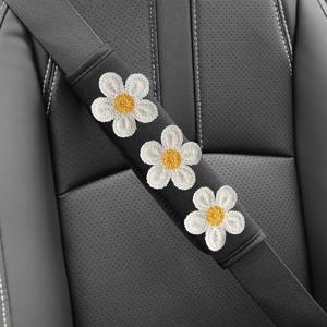 TEMU 플로럴 자동차 안전벨트 숄더 패드 - 화이트 & 옐로우 플라워 디자인, 부드러운 그립감의 쿠션 스트랩 프로텍터, 대부분 차량 호환 (적합) - 우아한 인테리어 액세서리, 여행 필수품, 장거리 운전자용 시트 벨트 커버, 편안한 패딩, 데코레이티브 커버