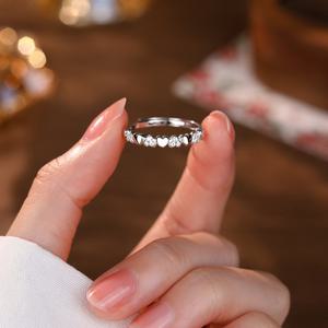 TEMU 여성용 조절 가능한 오픈 하트 링 - 인터록킹 하트 디자인, 스택 가능 핑거 주얼리, 일상 및 특별한 날을 위한 링, 발렌타인데이, 생일, 기념일 선물 - 우아한 매트 마감 주얼리, 로맨틱 액세서리, 내구성 있는 보석, 패션 애호가용, 세련된 액세서리, 고품질 금속, 패션 여성