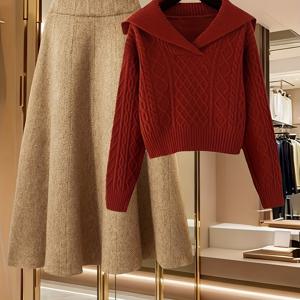 TEMU TD0909034는 인형 칼라와 하이웨이스트 A라인 스커트를 조합하여 아늑한 스타일을 특징으로 하며, 우아한 가을/겨울 투피스 의상으로 완성됩니다.