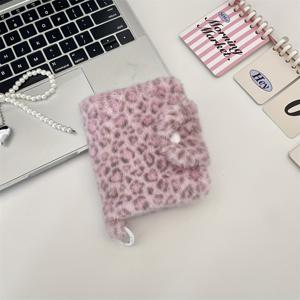 TEMU 1개 플러시 하트 립스틱 파우치 미니 핸드백, 귀여운 플러피 메이크업 백 스냅 지퍼 디자인, 여성용 동전 지갑, 은행 카드 홀더, 신분증 케이스, 출퇴근, 학교, 여행, 사무실용, 여성과 패션 애호가를 위한 패셔너블한 아이템