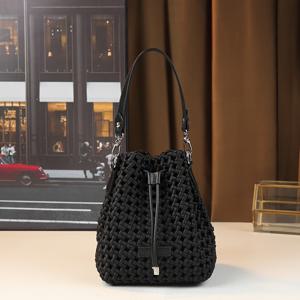 TEMU 여성용 핸드메이드 미니 버킷백 - 탈부착 가능한 조절 가능한 어깨끈, 끈으로 닫히는 디자인, 내구성 있는 나일론, 블랙 솔리드 컬러, 캐주얼 & 포멀 의상에 어울리는 아시아 스타일 디자인|스트링백팩