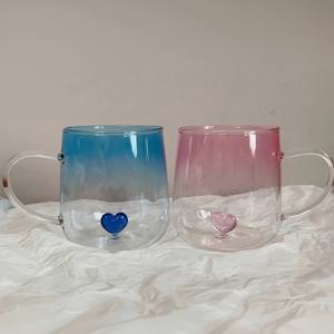 TEMU 고온 내성 유리 가정용 냉수컵, 냉장고 및 전자레인지 사용 가능, 커피컵, 커플 러브 하트컵, 투명 크리에이티브 그라데이션 유리컵, 우유컵, 아침식사컵, 핑크와 블루 2개 세트