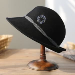 TEMU 우아한 올리브 가지 브로치, 파란색 인조 보석 - 여성용 반짝이는 아연 합금 핀, 의류 액세서리 또는 선물에 완벽, 우아한 브로치 | 섬세한 장인 정신, 여성용 브로치, 우아한 블랙, 의자 브로치, 의자 브로치 블랙, 꽃 브로치, 회색 브로치, 여성용 잎 브로치, 가방용 핀, 배지/핀