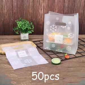 TEMU 50개 엠보싱 쇼핑백, 크리스마스, 선물, 파티, 눈송이 패턴 베이킹백, 빵 포장백, 페이스트리, 케이크, 플라스틱백, 선물백, 재사용 쇼핑백, 크리스마스 선물백, 크리스마스 쇼핑백, 크리스마스 선물 포장용 쇼핑백, 파티 선물, 디자인, 시즌 포장, 가벼운 소재, 내구성 있는 플라스틱