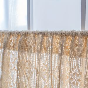 TEMU 스타일의 시스루 짧은 커튼 밸런스 1개. 로드 포켓 디자인과 빈티지 모양의 코바늘 레이스 패턴이 특징이며, 주방, 카페 또는 욕실의 반창고 장식에 완벽합니다.