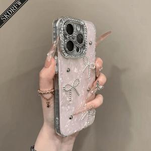 TEMU 아이폰 17 17에어 17프로 17프로맥스 16 16프로 16프로맥스 15 15프로 15프로맥스 14 14프로 14프로맥스 13 13프로 13프로맥스 12 12프로 12프로맥스 11용 인스 슈퍼 큐트 라인스톤 프레임 라이트 럭셔리 실버 비즈 3D 리본 패션 쉘 패턴 폰 케이스