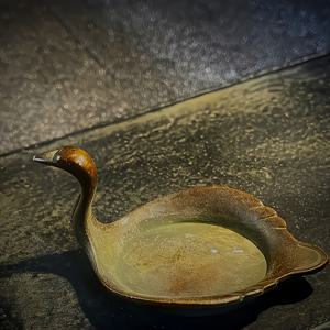 TEMU 수제 주철 스완 조각상 - 우아한 추상적인 오리 모양 장식 조각, 소박한 농가 스타일, 전기 불필요, 탁상 또는 창틀 장식, 휴일 장식품, 홈 데코, 빈티지 디자인, 내구성 좋은 소재, 장식품