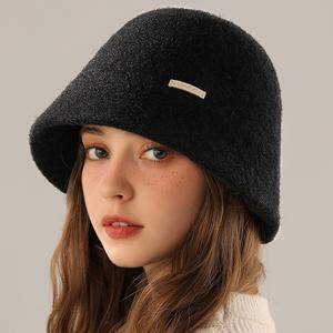 TEMU 여성용 버킷햇 1개 | 고품질 레터 가죽 라벨, 플러시, 패브릭, 드로스트링 클로저, 가벼움, 가을, 겨울, 봄에 적합, 야외 활동 및 파티에 이상적인 패셔너블하고 다재다능한 제품