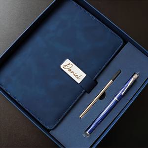 TEMU 개인 맞춤 인조 가죽 노트북 세트 | 이름의 첫 글자로 맞춤 제작된 A5 동물 제품 미각성 가죽 저널, 교사에게 이상적, 재사용 가능, 모던, 다채롭고 귀여운 빈티지 스타일, 어버이날, 아버지의 날을 위한 특별한 선물