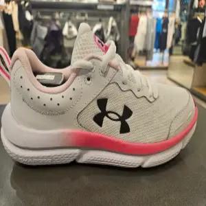 [언더아머]언더아머 여성 UA 차지드 어서트 10 러닝화 3026179-102-103