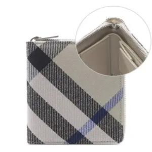 [버버리]남성 체크 지퍼 반지갑 (8087322 LICHEN 24S)