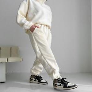 남여공용 벨벳 기모 골덴 코듀로이 스판 반집업 조거 트레이닝 세트？4color