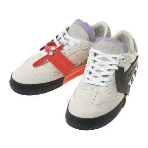 [롯데백화점]오프 화이트 애로우 로우탑 스니커즈 OMIA232S23LEA0010110