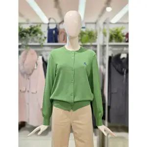 갤러리아 크로커다일레이디 라운드 레터링 니트 가디건 CLEWSW114