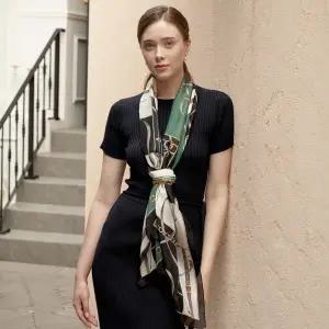 엘르 타임벨트 실크 롱 스카프 SE549S315