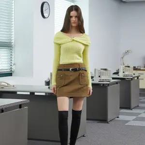 [에고이스트]금속 장식 포인트 오프숄더 티셔츠(EQ4CL063)