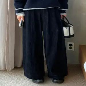 로이 빅기모 절개 와이드 뒷밴딩 진청 데님 (one color)