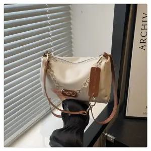 여성 대용량 솔리드 슬림핏 캐쥬얼 베개백 체인 숄더 겸 크로스백 N04Z5P HOT2