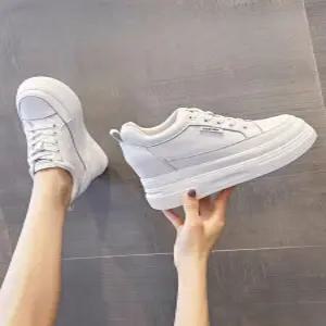 여성키높이운동화 통기성 화이트 가죽 여성용 통굽 키높이