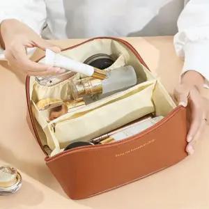 메이크업 손가방 대용량 여행용 화장품파우치 워터파크 사우나 바캉스 데이트용 병원